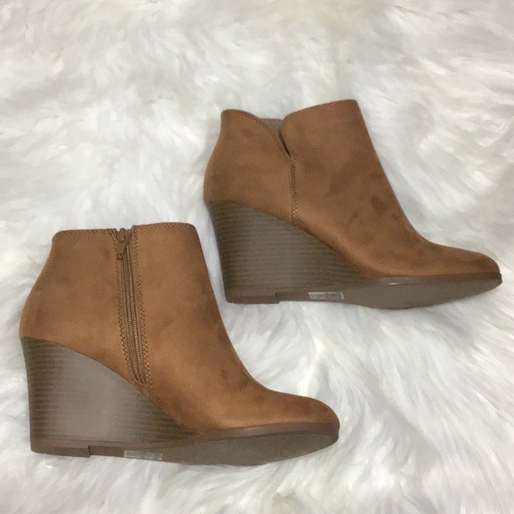 New Beige Women Boots